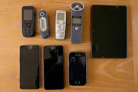 Eight recording devices, including phones and tablets.